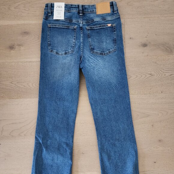 NWT Zara size 6 High Rise Mini Flare Ankle Length Jeans - Picture 2 of 7